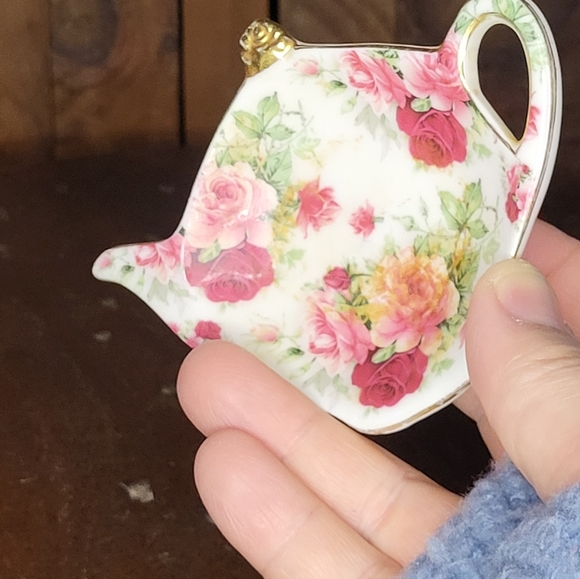 Floral Teapot-Shaped Trinket Dish - Picture 8 of 9